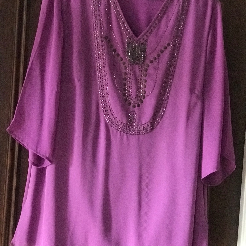 BEAUTIFUL - MAGGIE BARNES- 1XL ADORNED / BEADED PURPLE TUNIC - LINED
